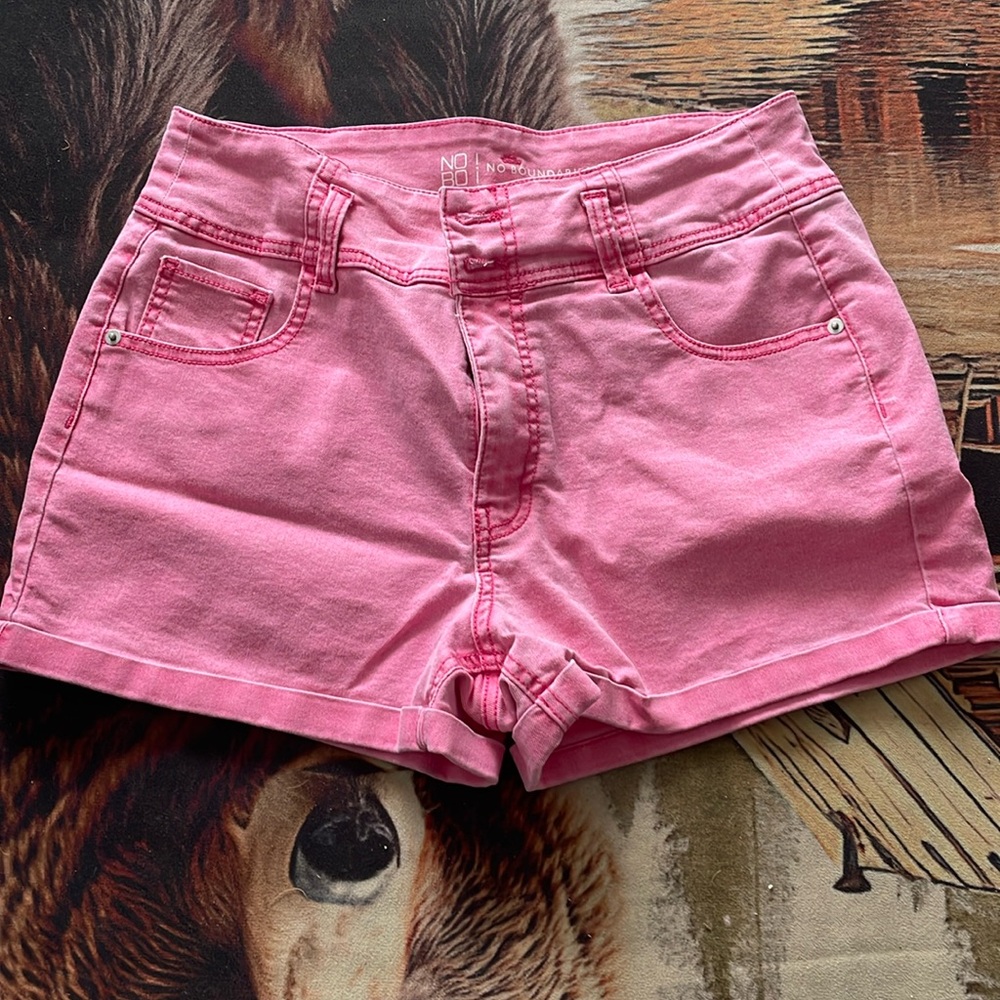 No boundaries shorts
